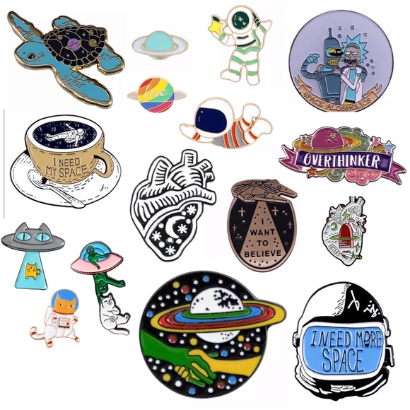 4 PINS MYSTERY SPACE BUNDLE Planets Galaxy Stars Astronauts Aliens UFOs Bulk Set - Picture 2 of 2